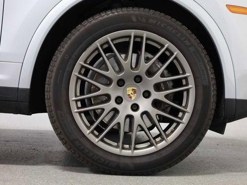 Used 2017 Porsche Cayenne image 12