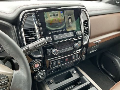 Used 2024 Nissan Titan Platinum Reserve w/ Moonroof Package AWD/4WD image 15