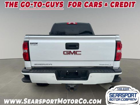 Used 2018 GMC Sierra 2500 Denali w/ Duramax Plus Package AWD/4WD image 4