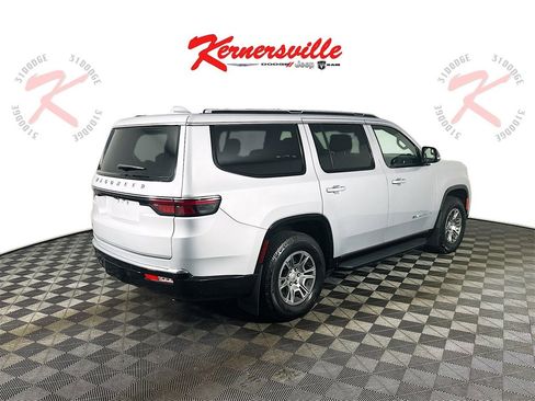 Used 2023 Jeep Wagoneer 2WD image 7