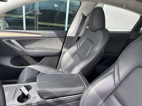Used 2023 Tesla Model Y Long Range AWD/4WD image 4