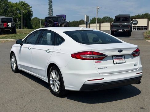 Used 2020 Ford Fusion SE FWD image 6