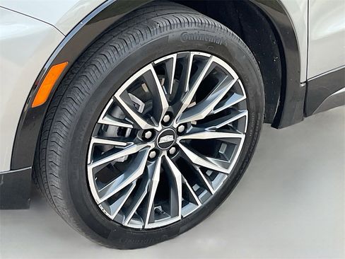 Used 2025 Cadillac XT4 Sport image 30