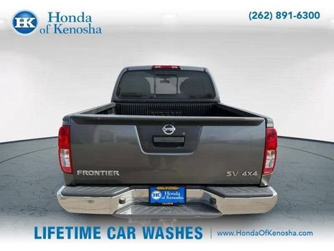 Used 2019 Nissan Frontier SV image 6