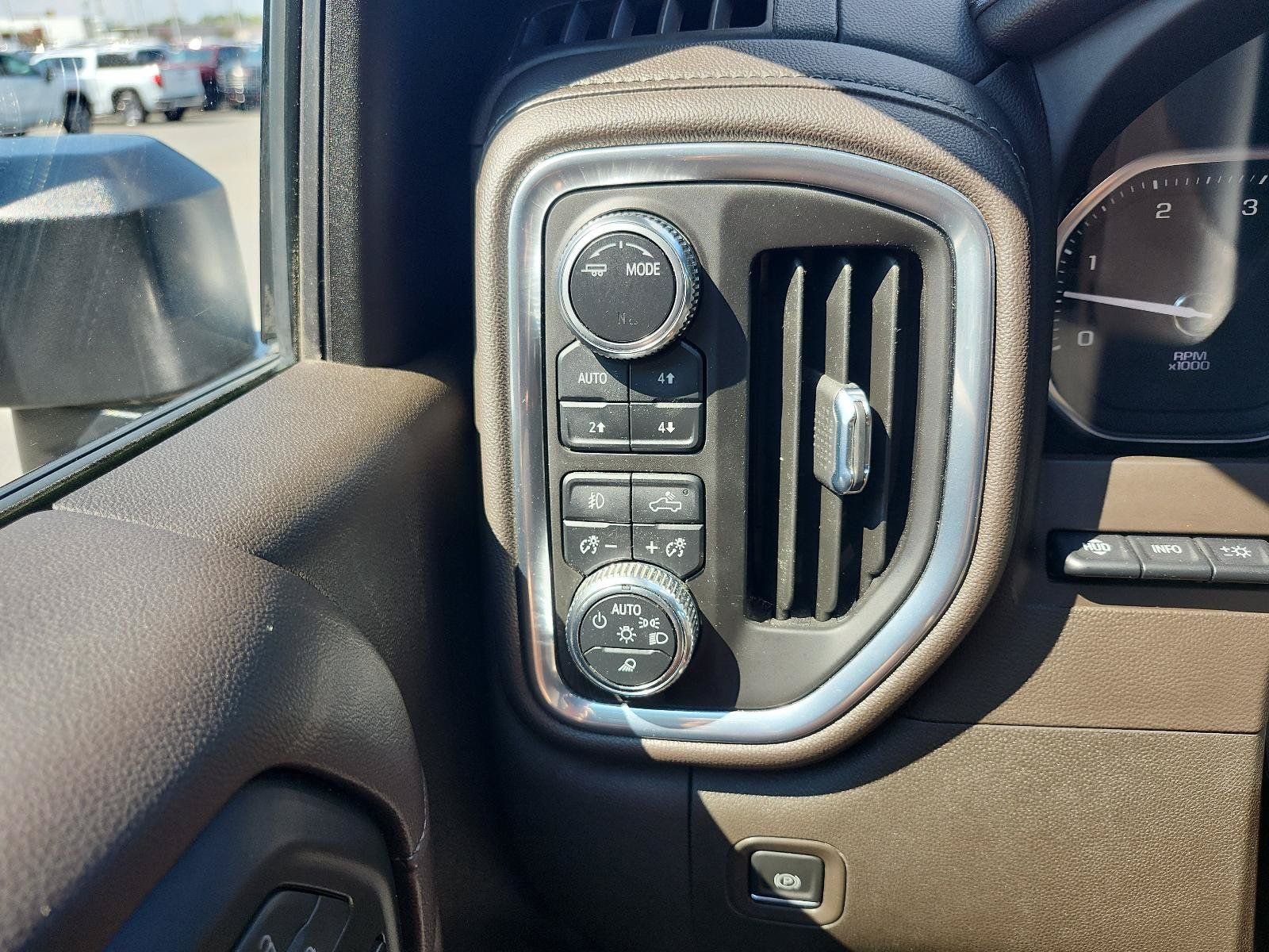 Used 2023 GMC Sierra 2500 Denali w/ Denali Ultimate Package AWD/4WD image 25