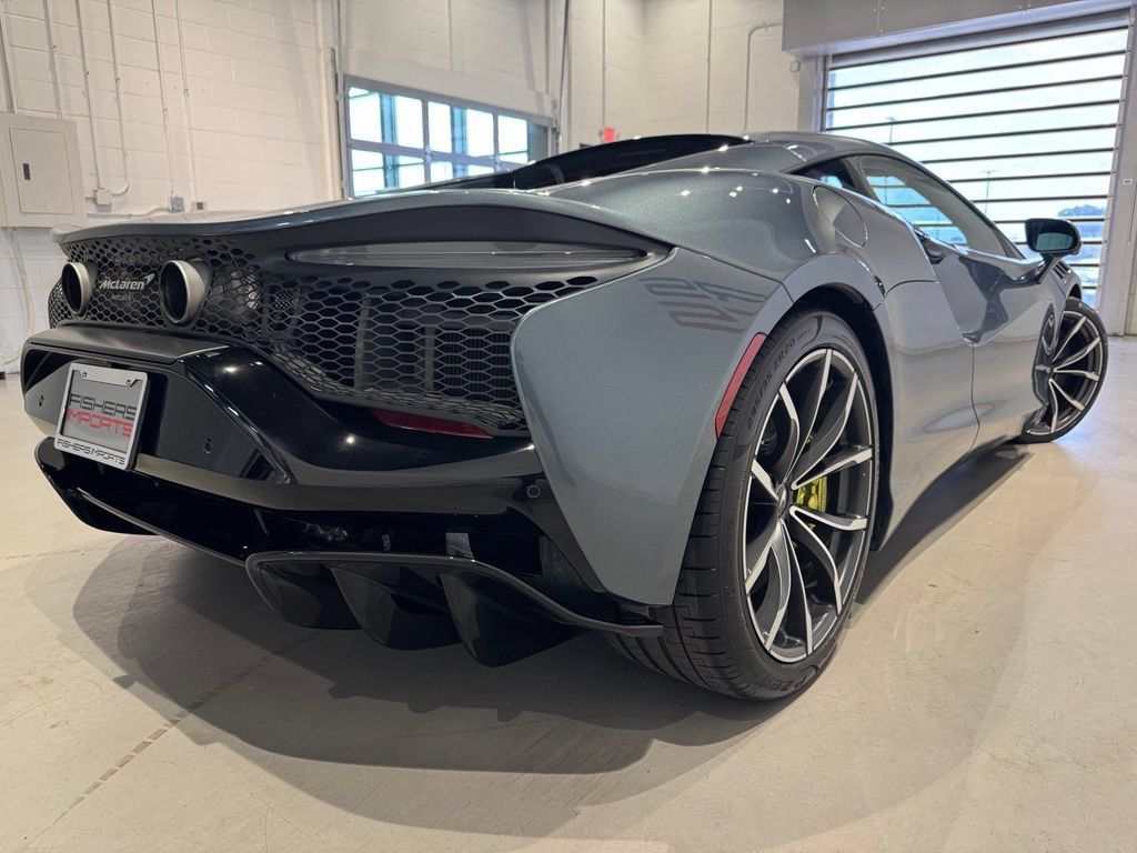 Used 2023 McLaren Artura RWD image 7