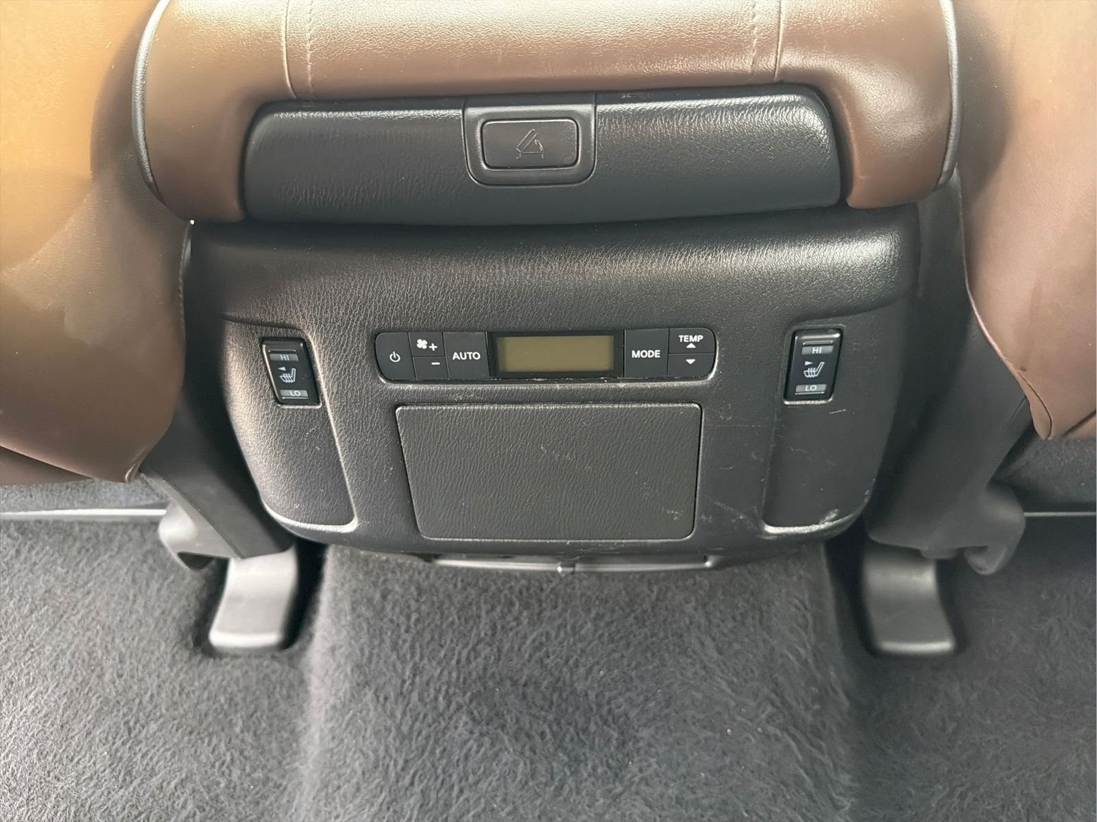 Used 2022 Nissan Armada Platinum w/ Captain's Chairs Package RWD image 37