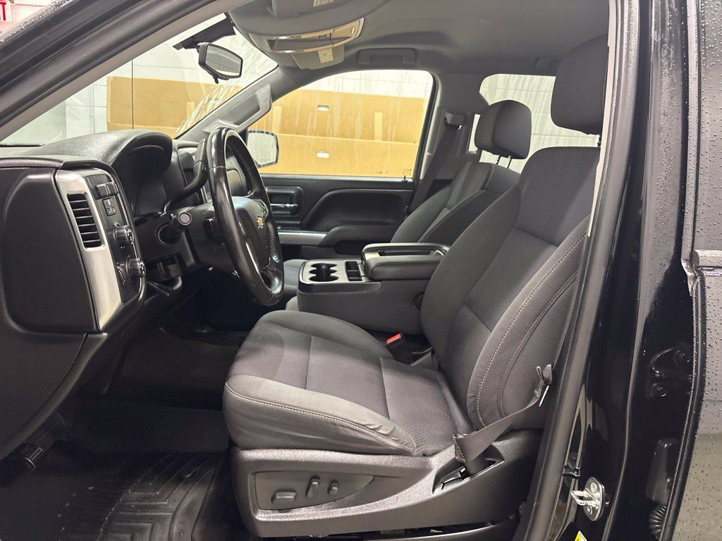 Used 2017 Chevrolet Silverado 1500 LT w/ All Star Edition AWD/4WD image 18