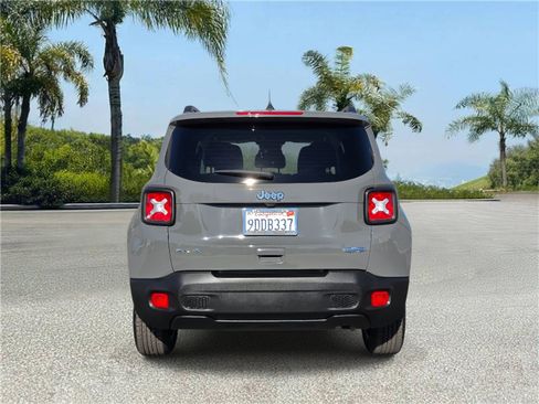 Certified 2022 Jeep Renegade Latitude image 5