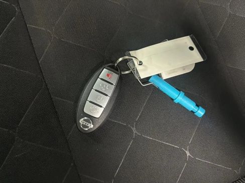 Used 2019 Nissan Kicks SV FWD image 30