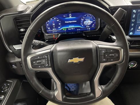 Used 2023 Chevrolet Silverado 1500 LT AWD/4WD image 30