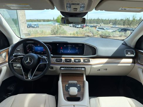 Used 2024 Mercedes-Benz GLE 350 4MATIC image 10