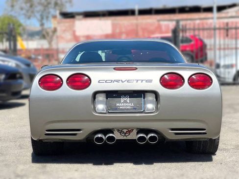Used 1998 Chevrolet Corvette Coupe w/ Memory Pkg RWD image 5