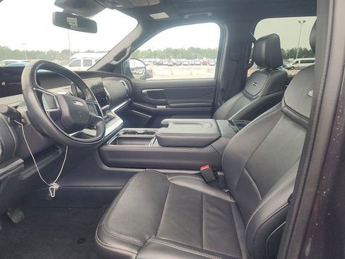 Used 2025 Ford Expedition Platinum w/ Stealth Appearance Package AWD/4WD image 5