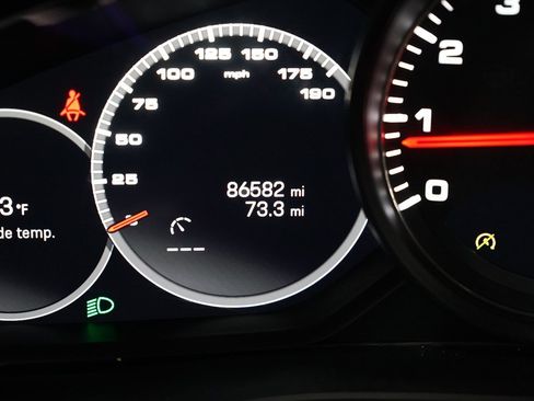 Used 2023 Porsche Cayenne GTS w/ Premium Package Plus AWD/4WD image 18
