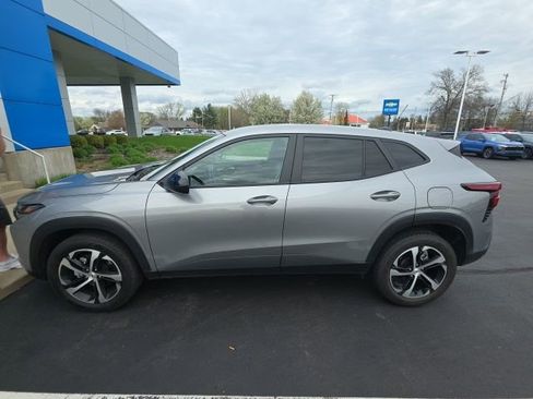 Used 2024 Chevrolet Trax RS FWD image 6