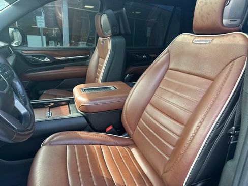 Used 2023 GMC Yukon Denali Ultimate AWD/4WD image 12