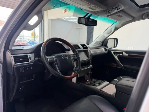 Used 2011 Lexus GX 460 w/ Convenience Pkg AWD/4WD image 18