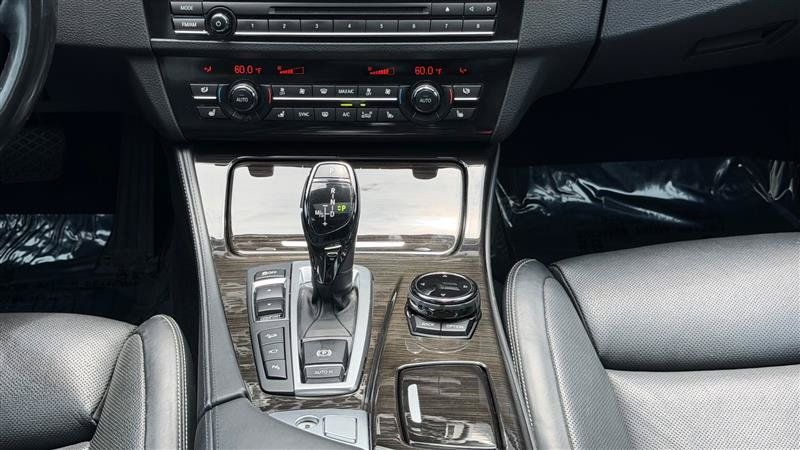 Used 2016 BMW 550i xDrive Sedan AWD/4WD image 30