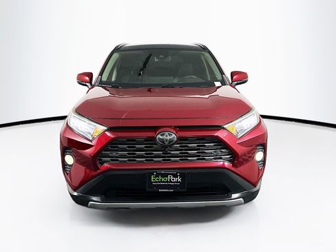 Used 2019 Toyota RAV4 Limited w/ Advanced Technology Package FWD image 2