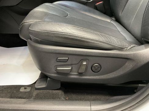 Used 2020 Hyundai Santa Fe Limited AWD/4WD image 13
