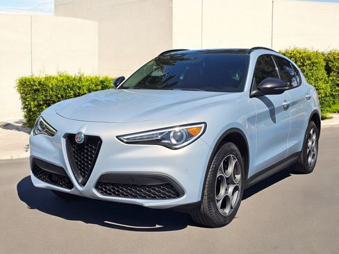 Used 2021 Alfa Romeo Stelvio Sprint w/ Nero Edizione image 5