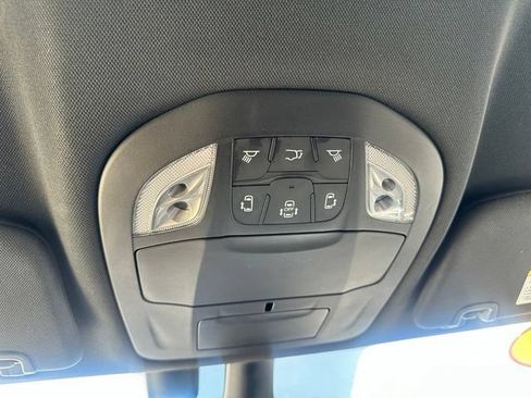 Used 2018 Chrysler Pacifica Touring-L w/ Advanced Safetytec Group FWD image 31