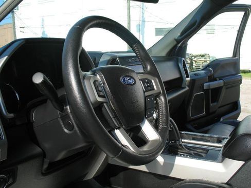 Used 2019 Ford F150 Lariat w/ Equipment Group 502A Luxury AWD/4WD image 34
