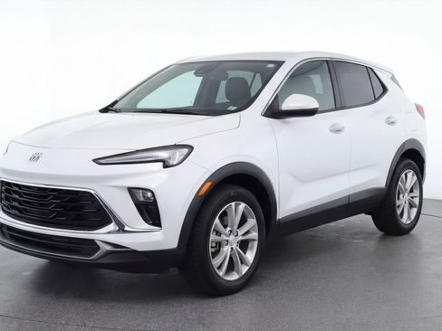 Used 2025 Buick Encore GX Preferred image 3