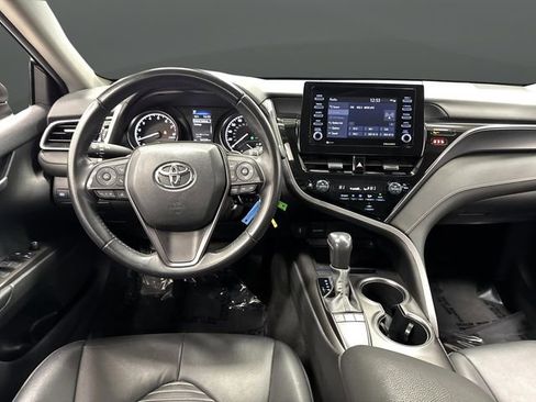 Used 2023 Toyota Camry SE image 5