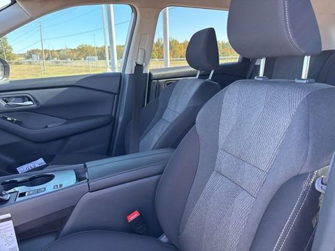 New 2026 Nissan Rogue SV FWD image 9