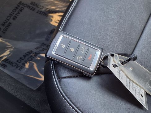 Used 2022 Jeep Grand Cherokee L Limited image 13