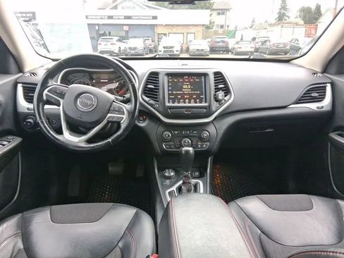 Used 2015 Jeep Cherokee Trailhawk w/ Comfort/Convenience Group image 11