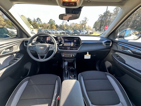New 2026 Chevrolet TrailBlazer LS w/ LS Convenience Package FWD image 9