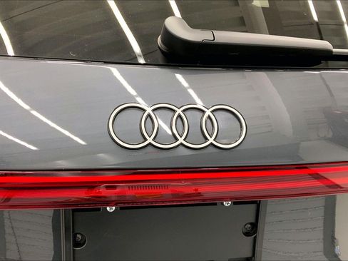 Certified 2025 Audi Q5 2.0T Premium Plus w/ Premium Plus image 30