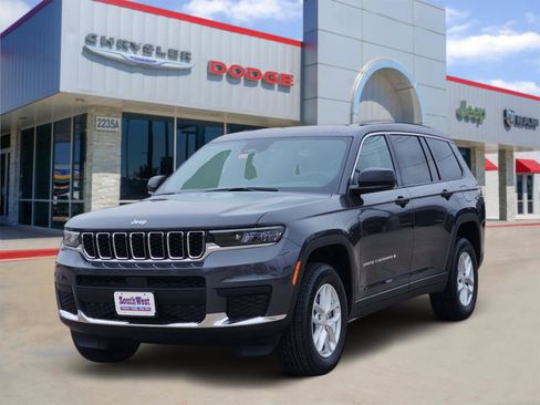 New 2025 Jeep Grand Cherokee L Laredo image 2