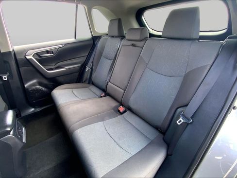 Used 2024 Toyota RAV4 XLE FWD image 20