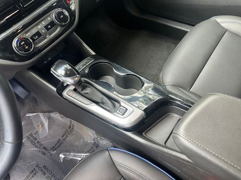 Used 2025 Buick Envista Sport Touring image 35