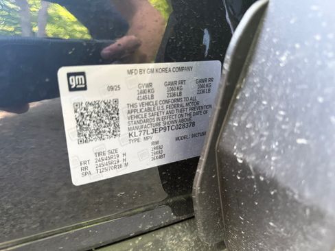 Used 2026 Chevrolet Trax RS FWD image 25