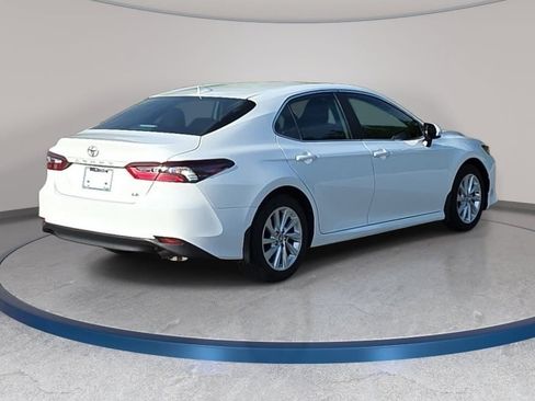 Used 2024 Toyota Camry LE FWD image 5