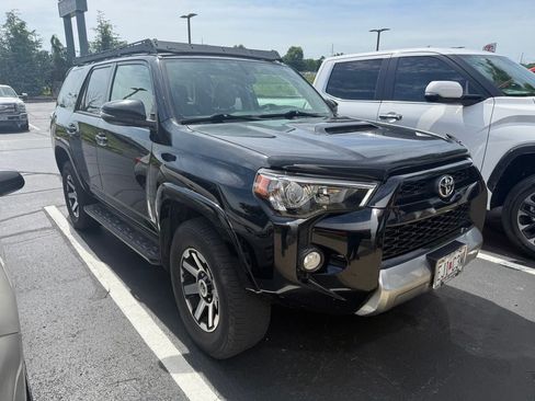 Used 2019 Toyota 4Runner TRD Off-Road Premium AWD/4WD image 8