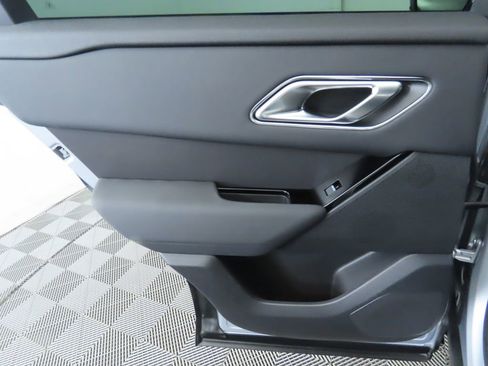 Used 2024 Land Rover Range Rover Velar Dynamic SE image 27