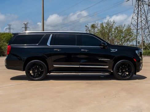 Certified 2022 GMC Yukon XL SLT w/ SLT Luxury Package RWD image 4