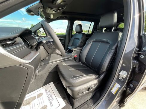 New 2025 Jeep Grand Cherokee L Limited w/ Black Appearance Package image 16