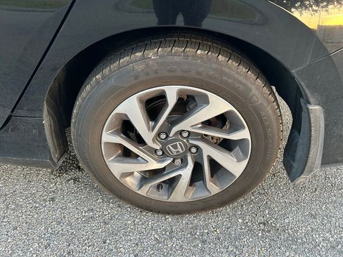 Used 2016 Honda Civic EX image 9