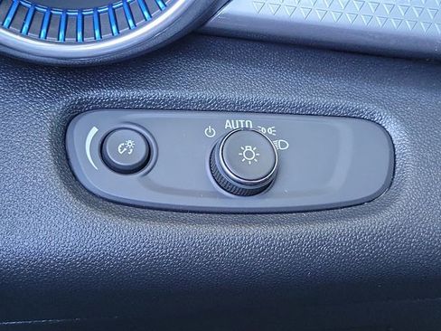 New 2025 Chevrolet Trax LT w/ Driver Confidence Package FWD image 19