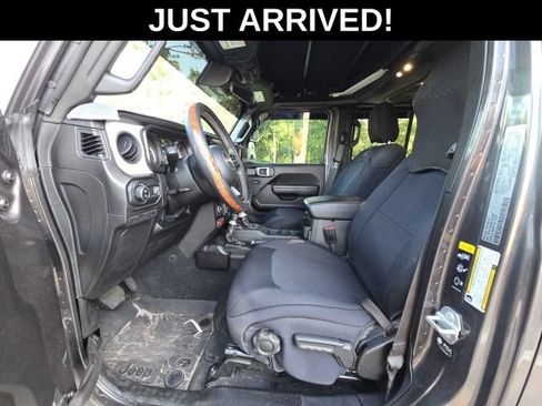 Used 2024 Jeep Gladiator Sport AWD/4WD image 12