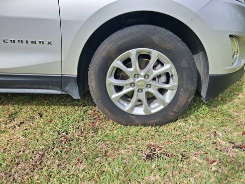 Used 2021 Chevrolet Equinox LS w/ LS Convenience Package FWD image 18
