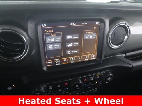 Used 2023 Jeep Wrangler Unlimited Sahara w/ Cold Weather Group AWD/4WD image 4