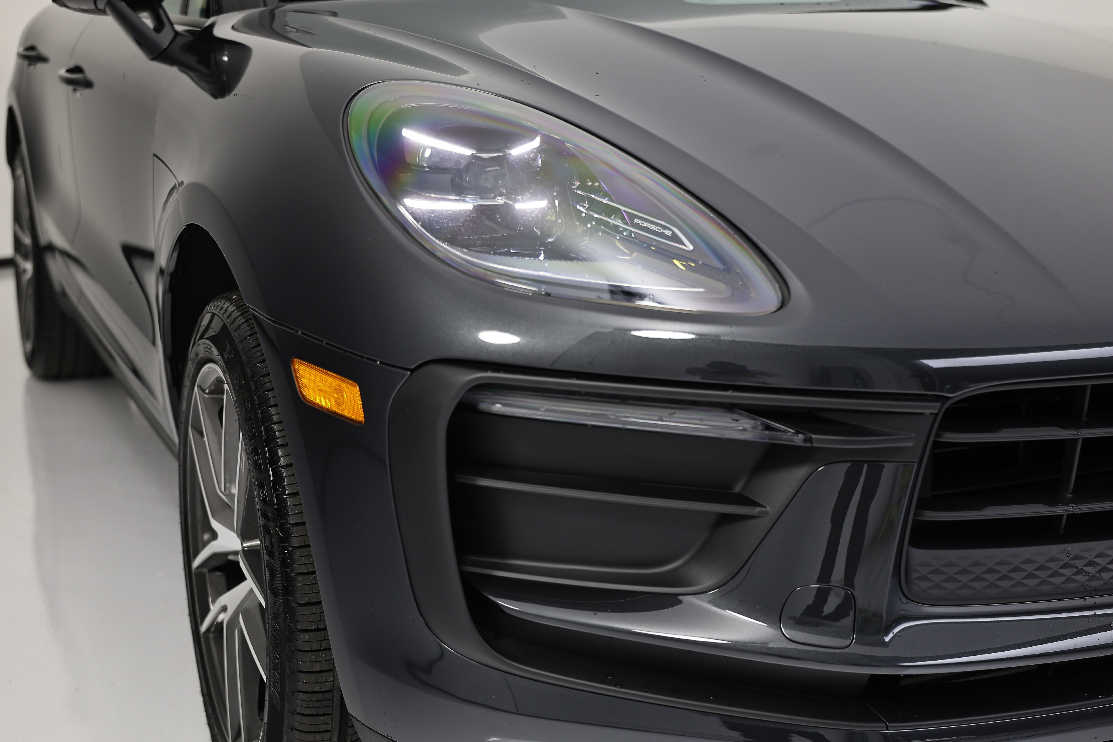 Certified 2026 Porsche Macan AWD/4WD image 17